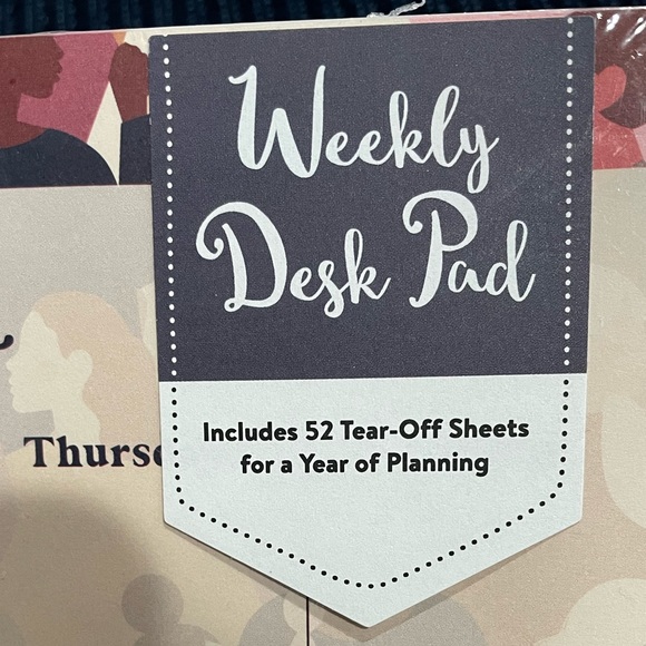NWT Weekly Desk Pad - Picture 2 of 5